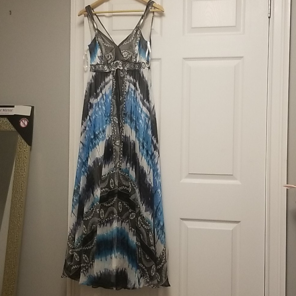 White House Black Market gown in size 0